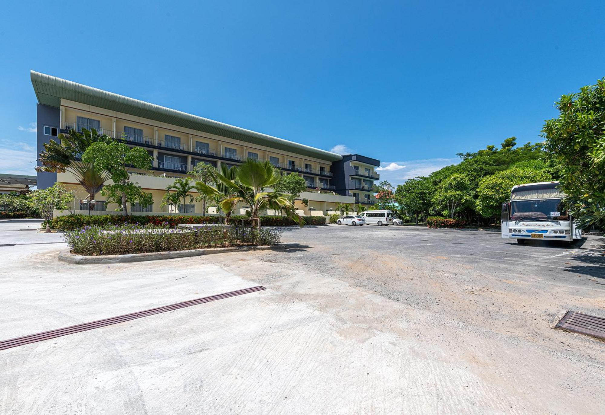 Blue Beach Grand Resort And Spa In Chalong Phuket By Dayuu Ban Saiyuan Εξωτερικό φωτογραφία