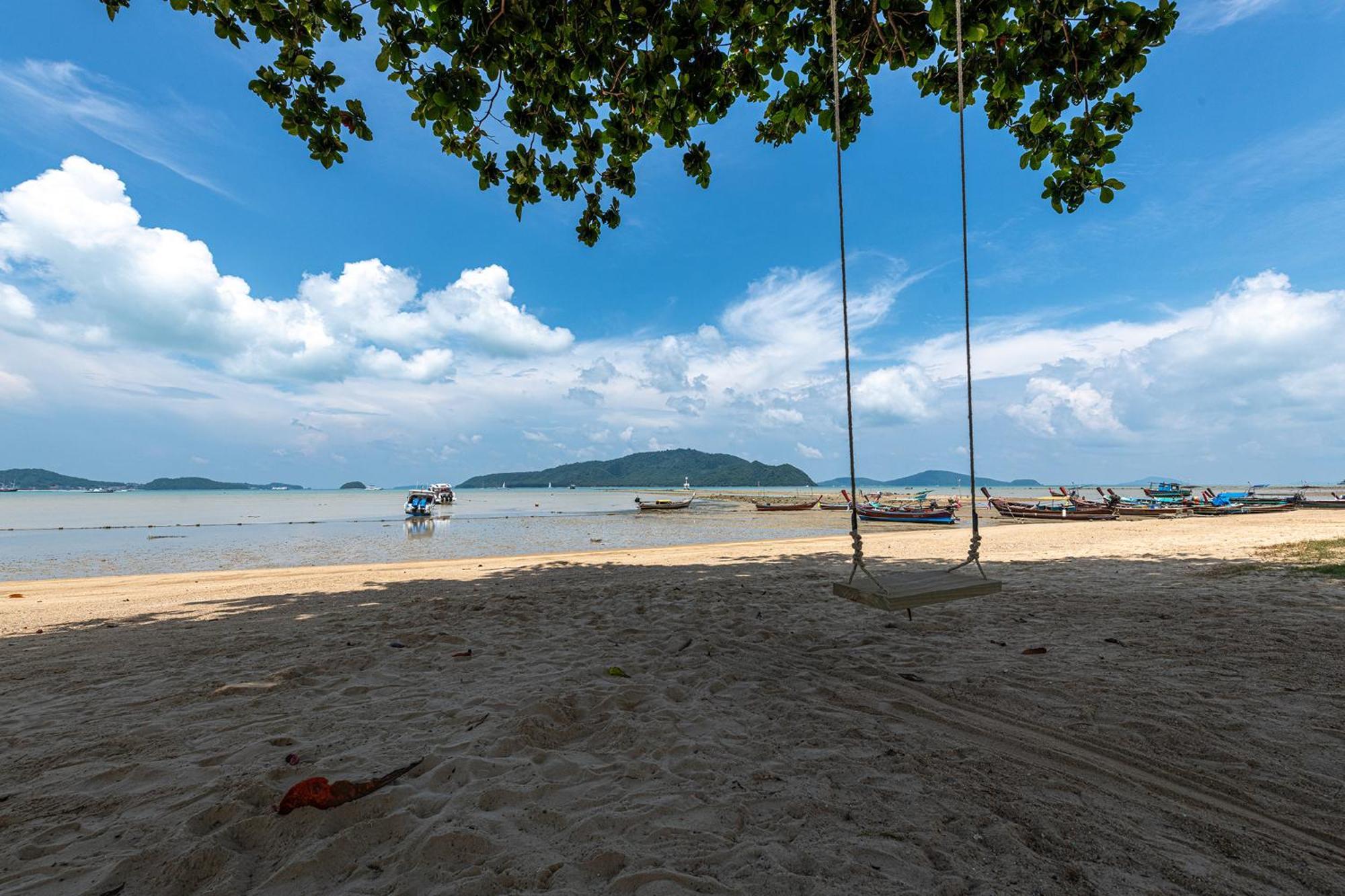 Blue Beach Grand Resort And Spa In Chalong Phuket By Dayuu Ban Saiyuan Εξωτερικό φωτογραφία