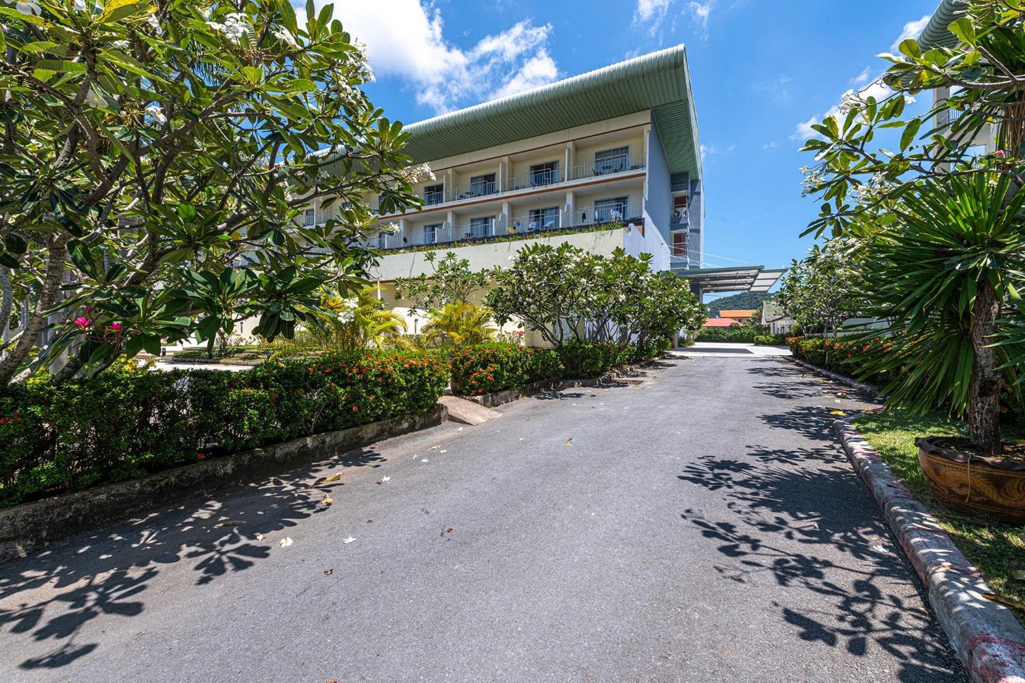 Blue Beach Grand Resort And Spa In Chalong Phuket By Dayuu Ban Saiyuan Εξωτερικό φωτογραφία