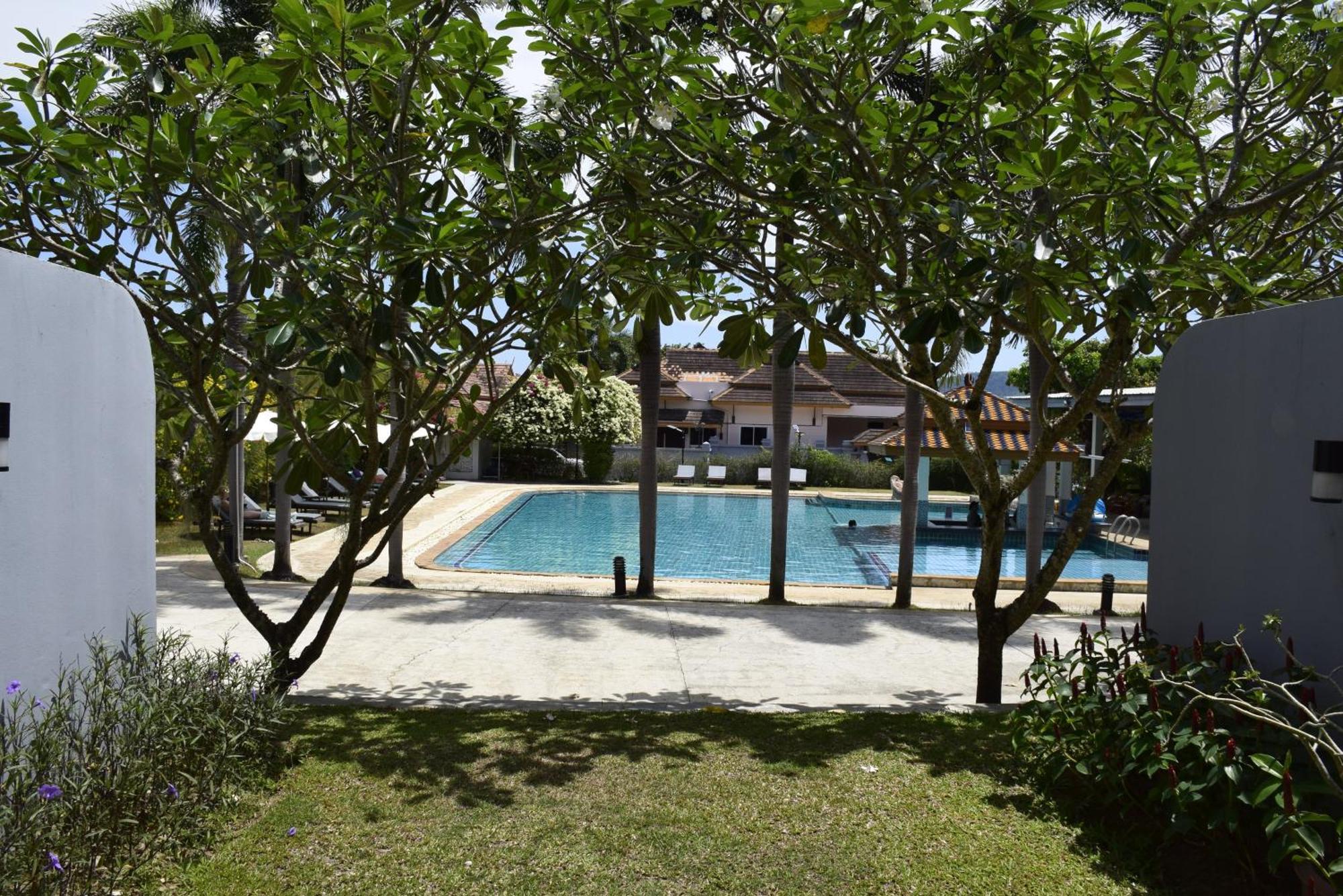 Blue Beach Grand Resort And Spa In Chalong Phuket By Dayuu Ban Saiyuan Εξωτερικό φωτογραφία
